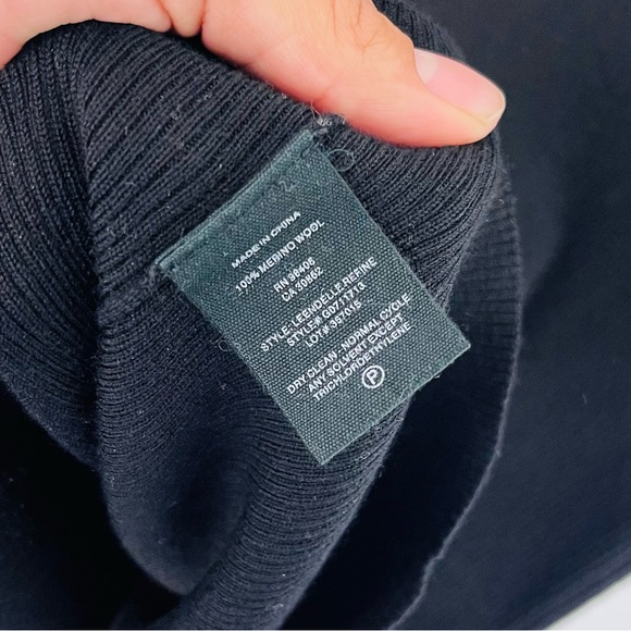 Theory Leendelle Refine Ribbed-Knit Funnel-Neck Black Sleeveless Marino Wool Top - Picture 8 of 9